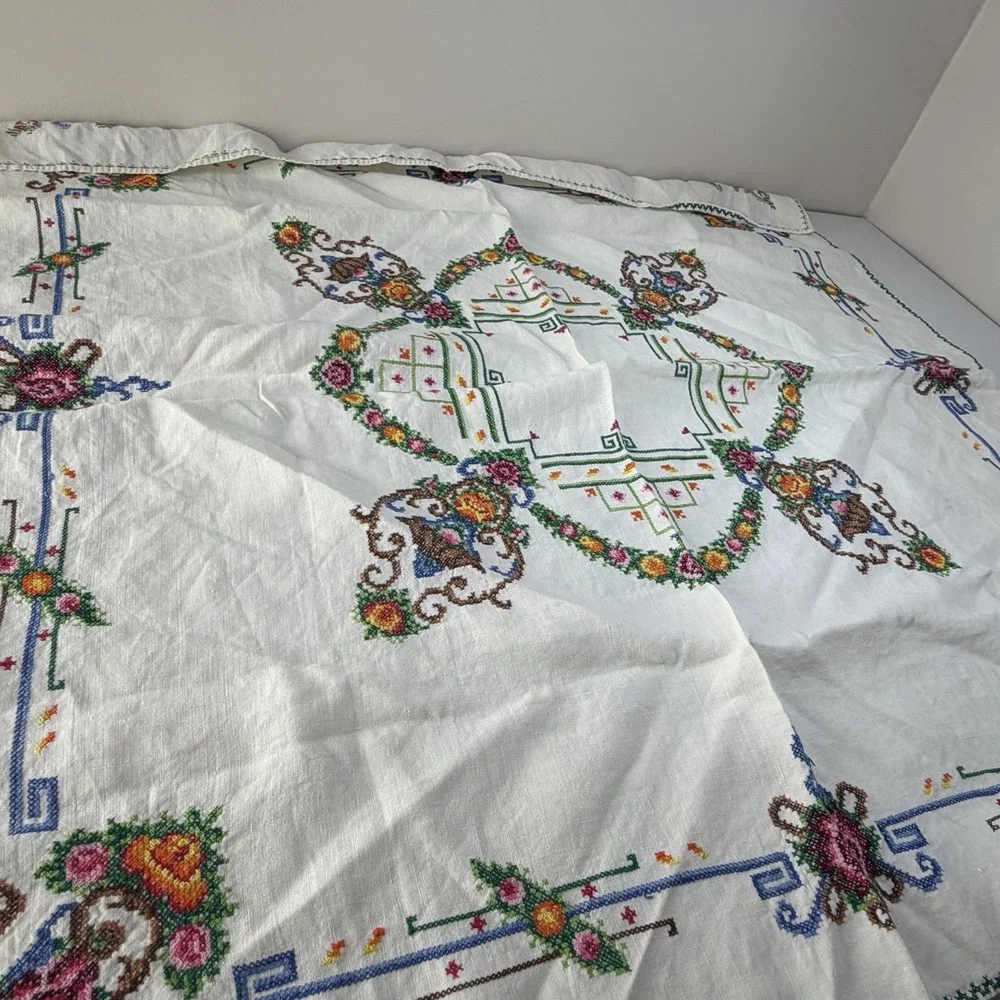 Beautiful Handmade Vintage Cross Stitch Tablecloth Handmade 31